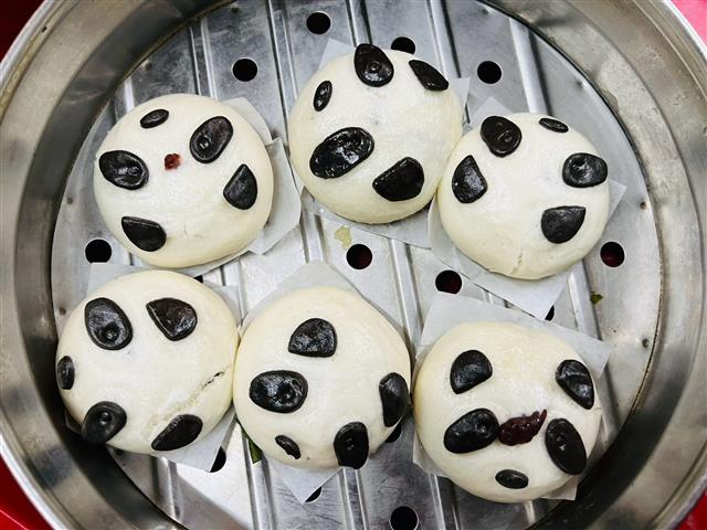 Panda-Shaped Red Bean Paste Bun 6pc