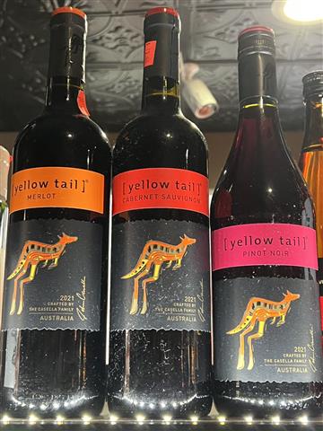 Yellow tail red wine 750ml
