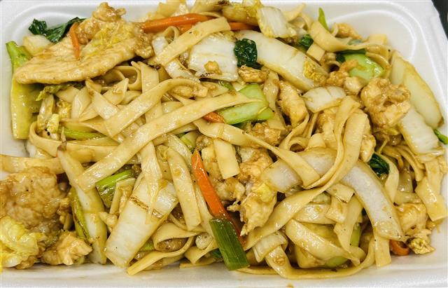 Chicken Lo Mein